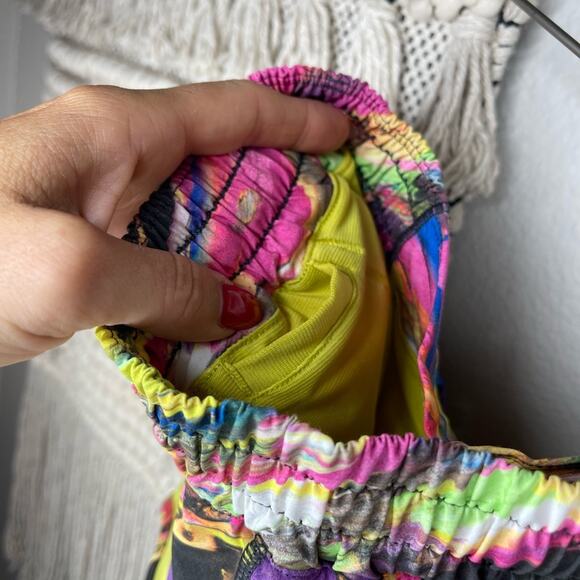 Lululemon Tracker Short V *4" - Picture 8 of 10